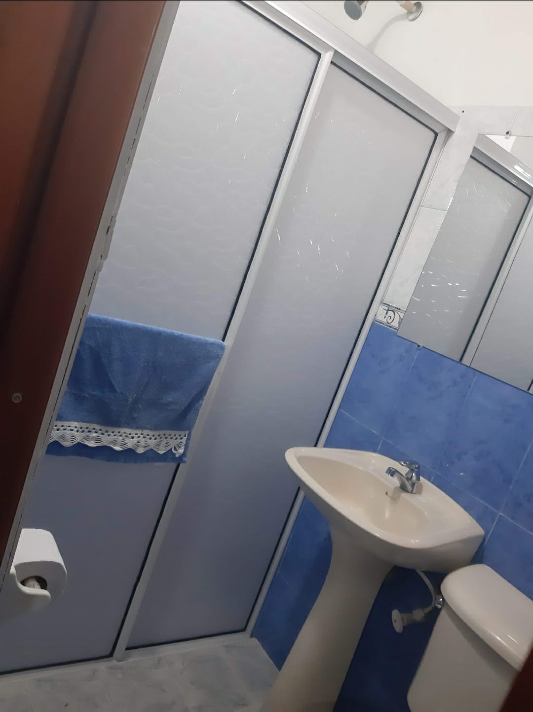 Baño privado en Hotel Dianne