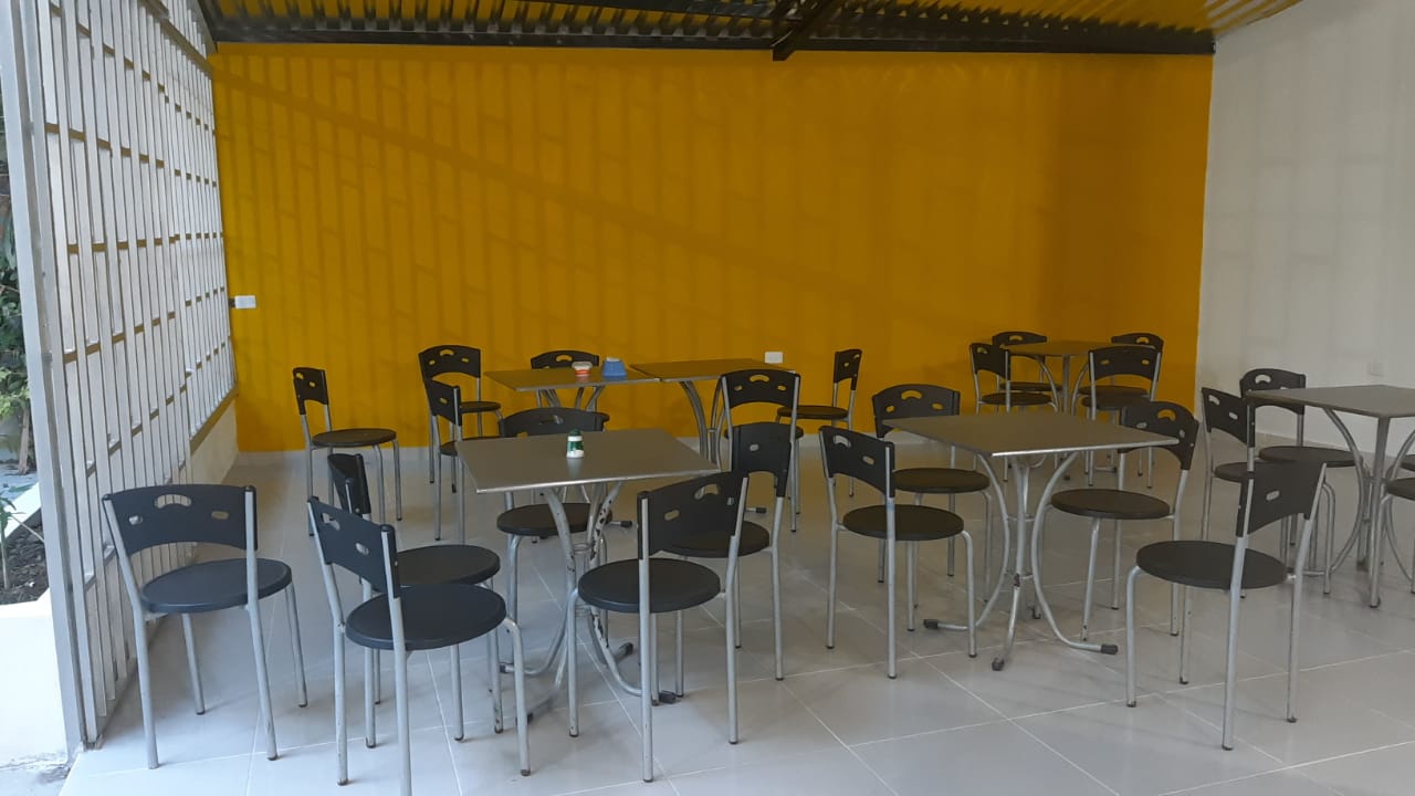 Zona de comidas de Hotel Dianne